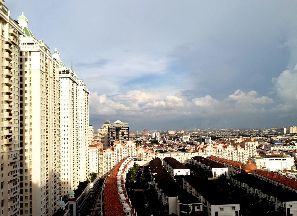 Ravarine Suite Apartment Giacarta Esterno foto