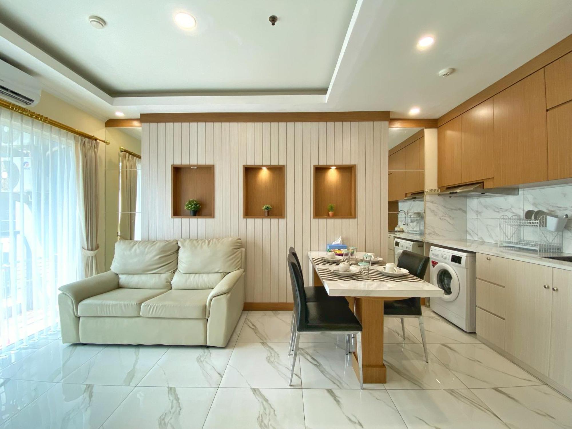 Ravarine Suite Apartment Giacarta Esterno foto