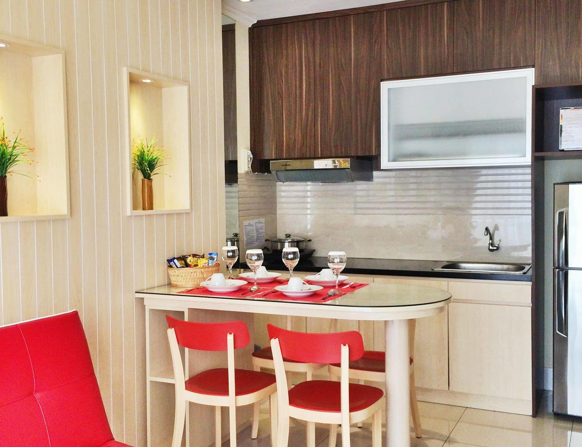 Ravarine Suite Apartment Giacarta Esterno foto
